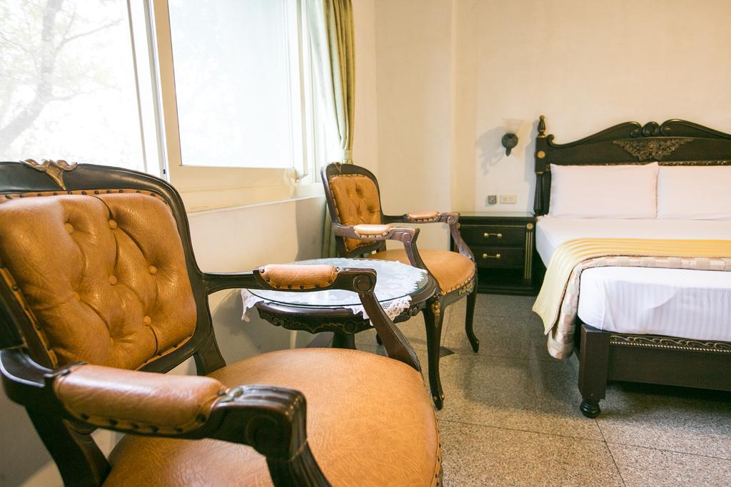 Jing Ai Hotel Luodong Exterior photo