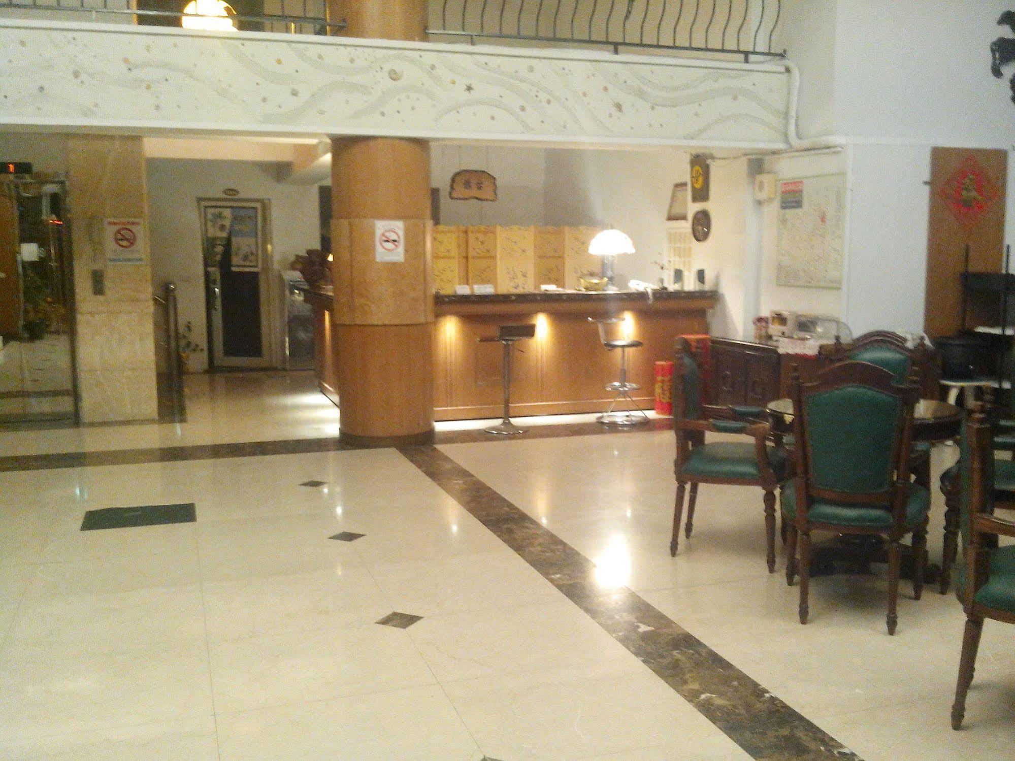 Jing Ai Hotel Luodong Exterior photo