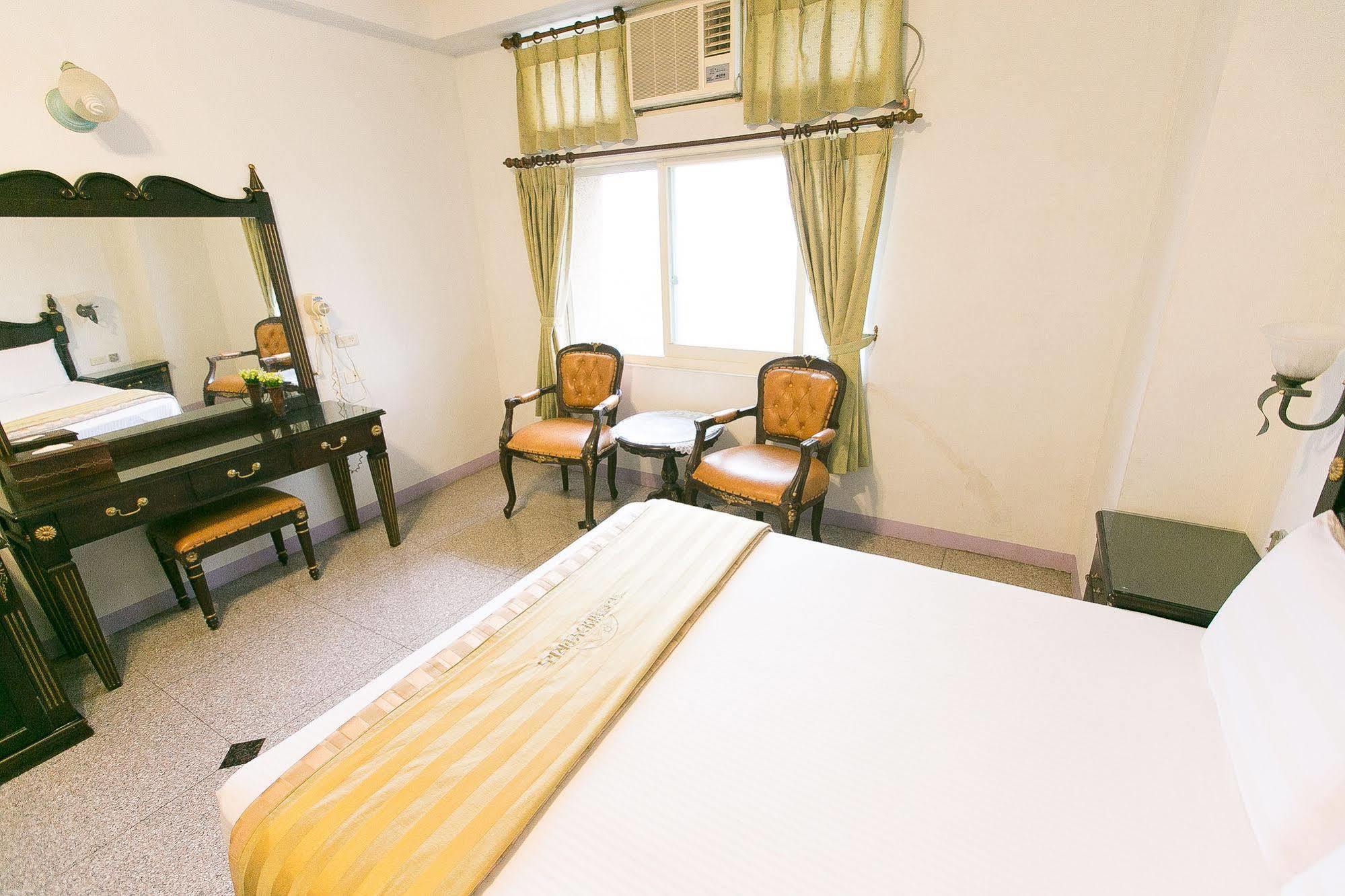 Jing Ai Hotel Luodong Exterior photo